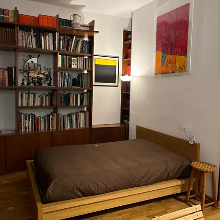 Book Art Loft Stiloso Collina Vomero Napels